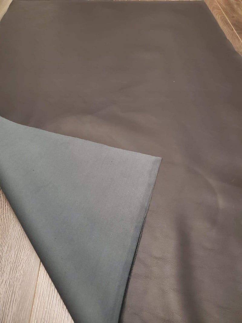 NAT LEATHERS أقمشة جلدية NAT | جلد نباتي صناعي أسود غير لامع ناعم | 1 ياردة (36 × 54 بوصة عرض) مقطوعة بالياردة | جلد صناعي 0.9 مم للتنجيد | 36"x54" - Image 4